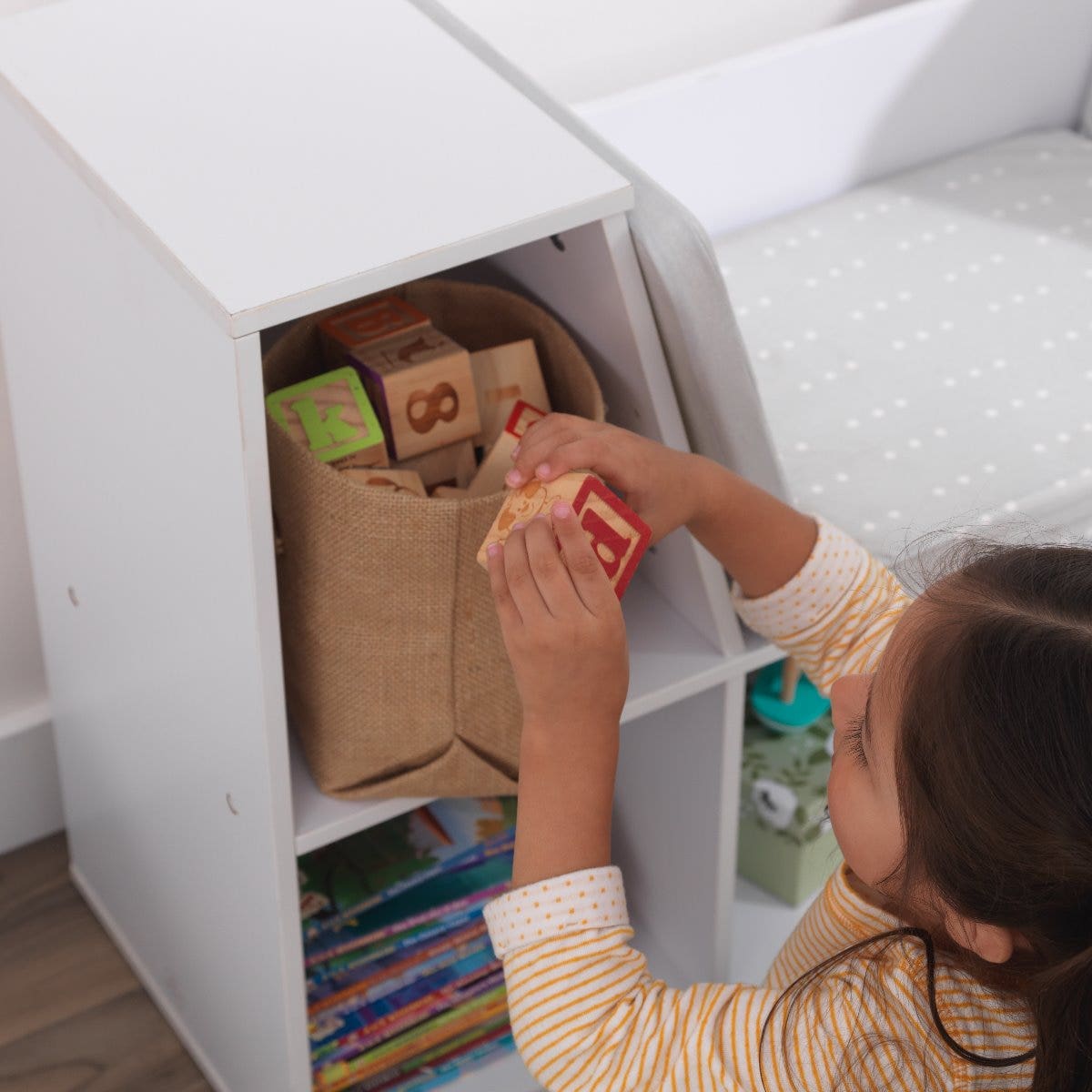 Kids Bookcase and Storage Shelf with Reading Nook - White