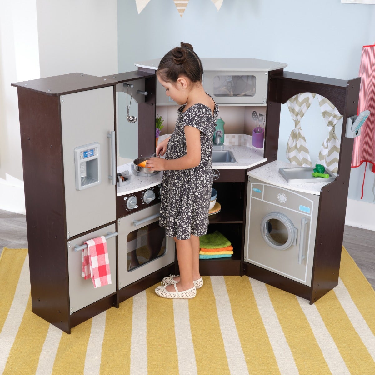 Corner Play Kitchen with Lights and Sounds and Storage - Espresso